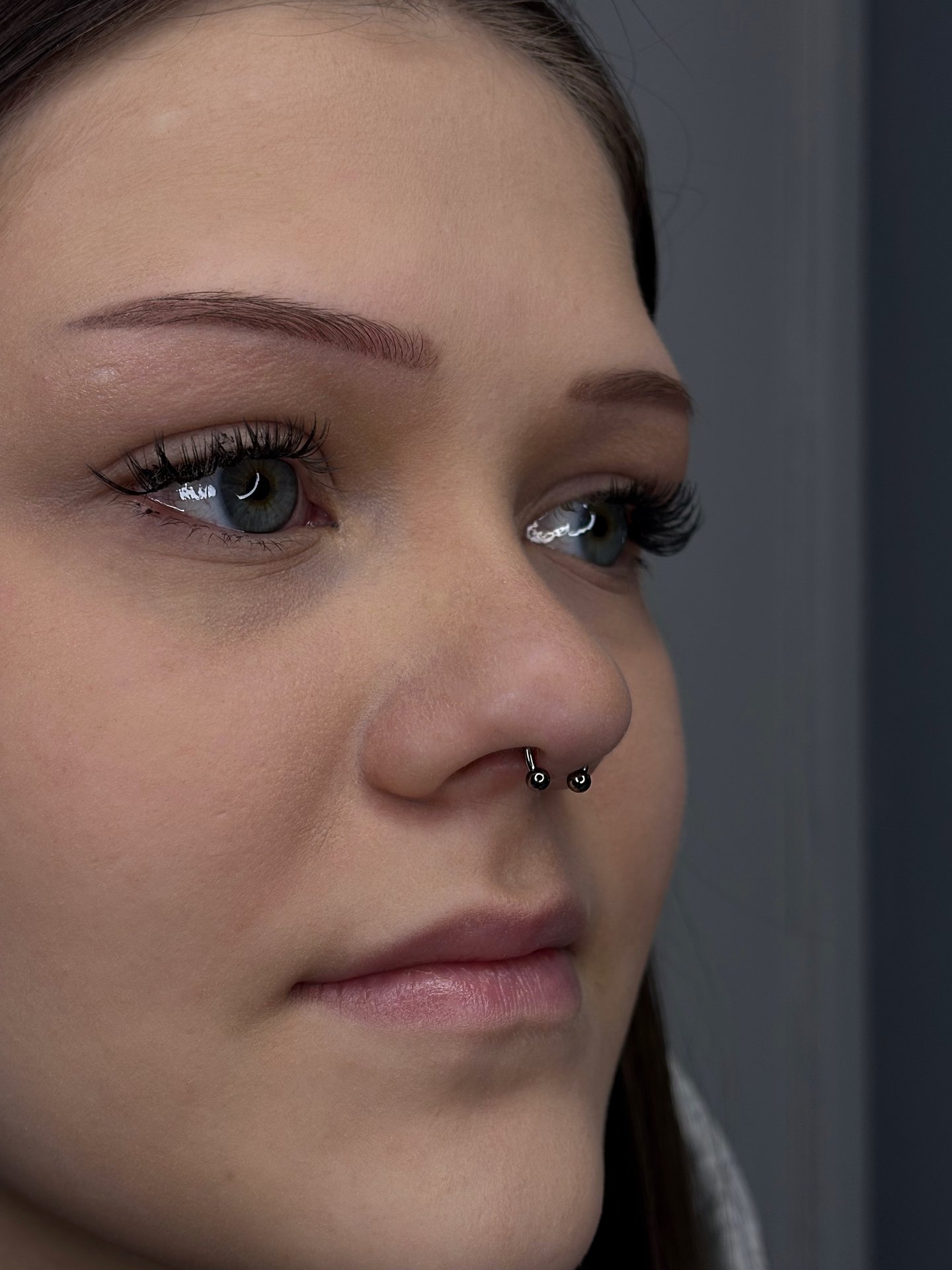 Kolczyk septum z tytanu chirurgicznego ASTM F136 - model 05