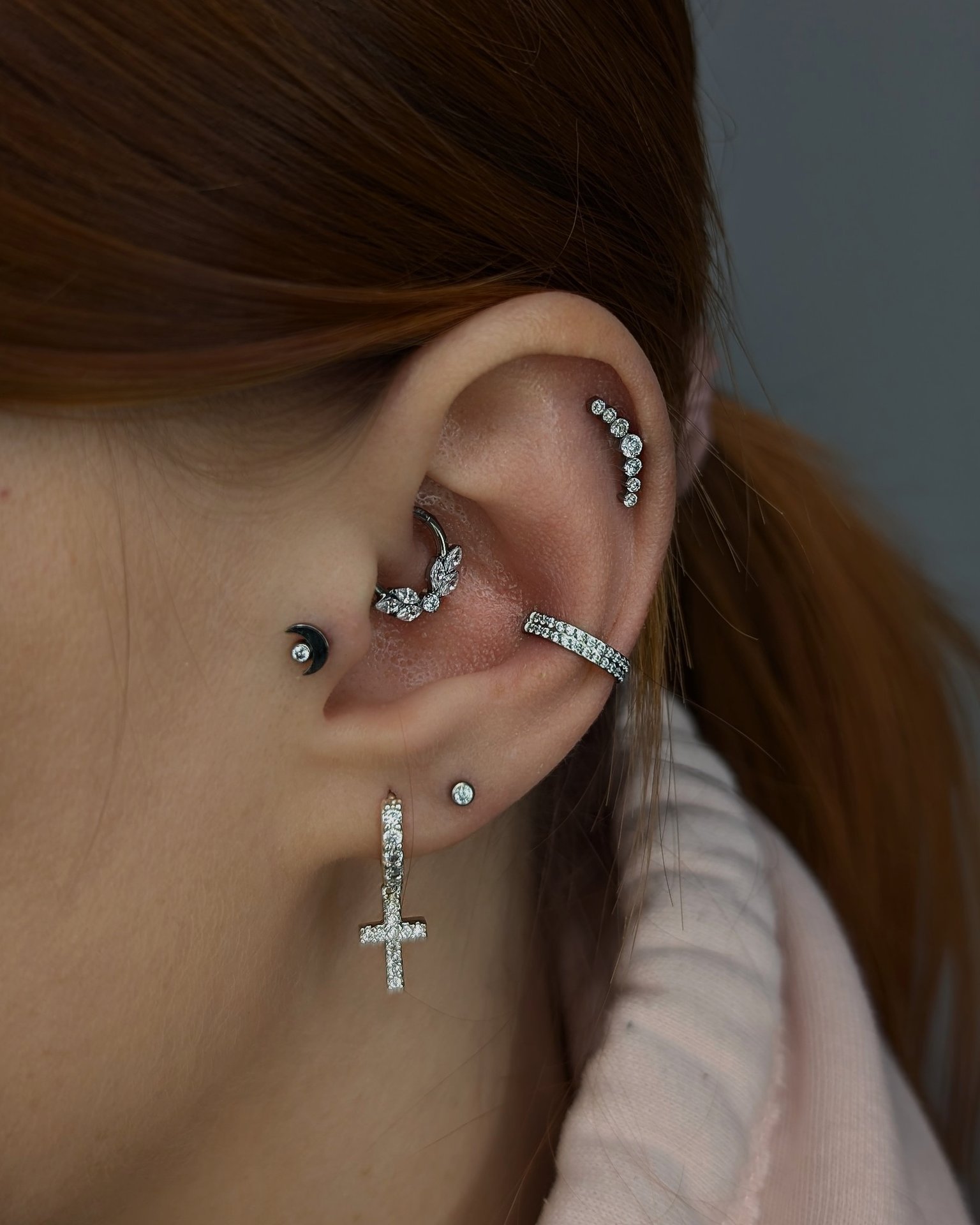 Kolczyk tragus z tytanu chirurgicznego ASTM F136 - model 09